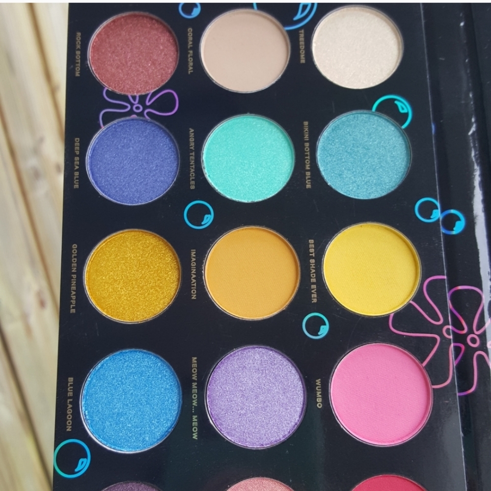 SPONGEBOB Bikini Bottom Eyeshadow Palette - Picture 11 of 16